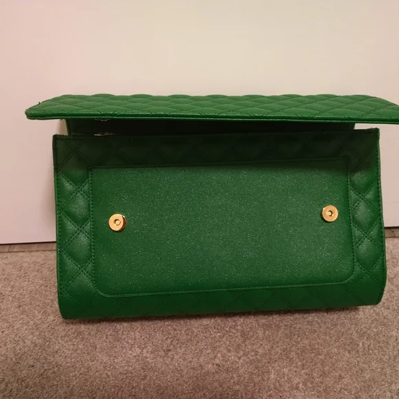 Green Old Hollywood Elegant Quilted Shoulderbag or Lrg Blk Pouch w Gold Chain - Picture 4 of 10